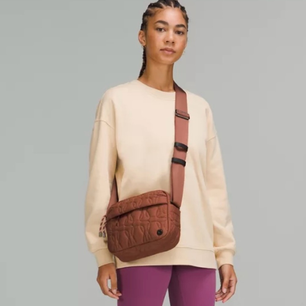Lululemon Quilted Embrace Bag Vol 4L in Ancient Copper - Picture 4 of 14